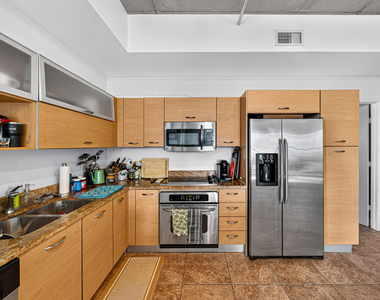2275 Biscayne Boulevard - Photo Thumbnail 8