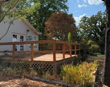 7000 Briar Road - Photo Thumbnail 4