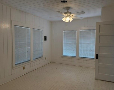 7000 Briar Road - Photo Thumbnail 16
