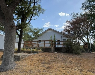 7000 Briar Road - Photo Thumbnail 3