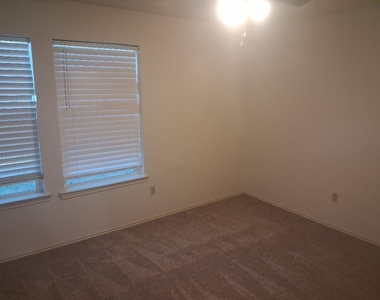 2206 Sexton Drive - Photo Thumbnail 19