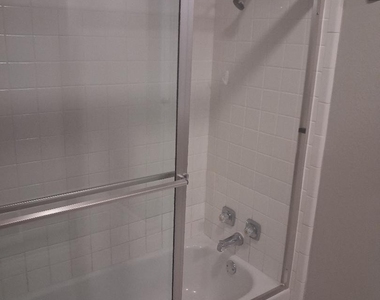 2206 Sexton Drive - Photo Thumbnail 10