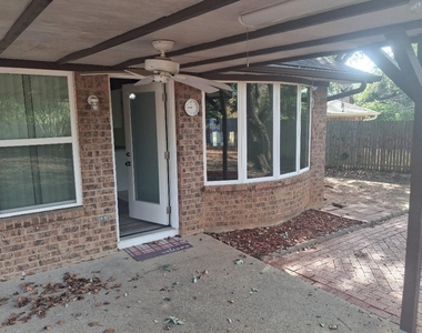 2206 Sexton Drive - Photo Thumbnail 20