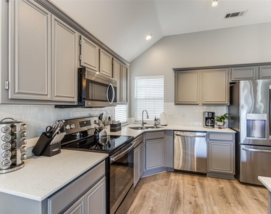 3607 Canyon View Court - Photo Thumbnail 19