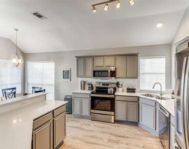 3607 Canyon View Court - Photo Thumbnail 17