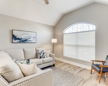 3607 Canyon View Court - Photo Thumbnail 9