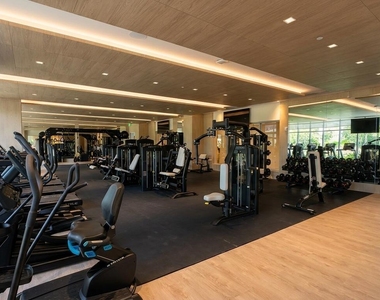 220 Lake Shore Drive - Photo Thumbnail 13