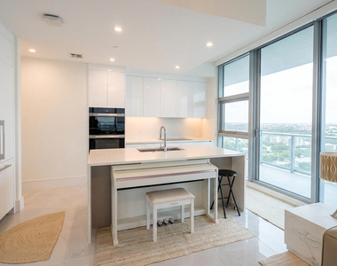 220 Lake Shore Drive - Photo Thumbnail 2