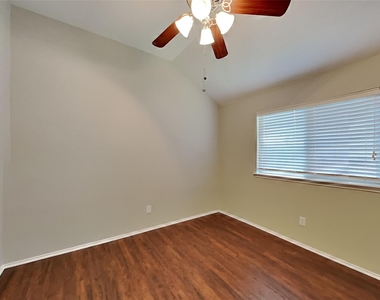 437 Sandy Creek Drive - Photo Thumbnail 14
