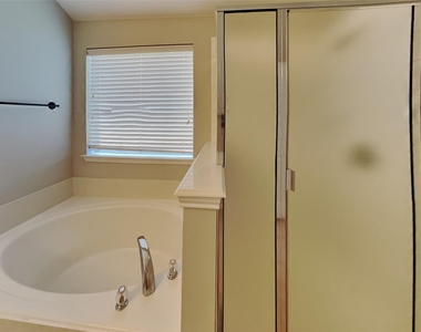 437 Sandy Creek Drive - Photo Thumbnail 10