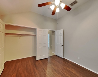 437 Sandy Creek Drive - Photo Thumbnail 13