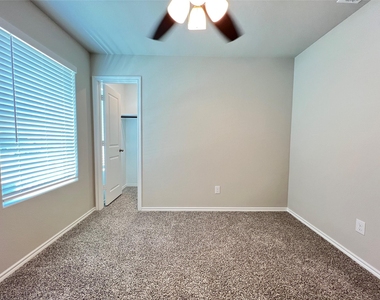2721 Flowers Drive - Photo Thumbnail 9