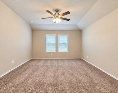 2721 Flowers Drive - Photo Thumbnail 5