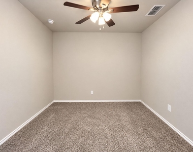 2721 Flowers Drive - Photo Thumbnail 12