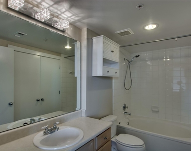 2502 Live Oak Street - Photo Thumbnail 9