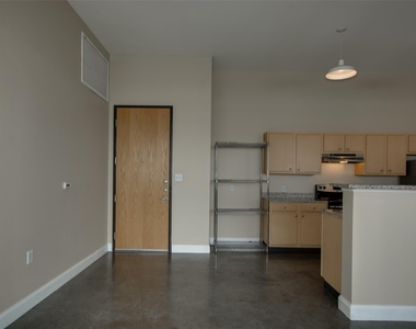 2502 Live Oak Street - Photo Thumbnail 14