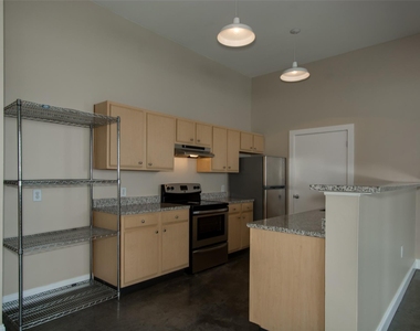 2502 Live Oak Street - Photo Thumbnail 13