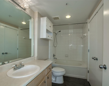 2502 Live Oak Street - Photo Thumbnail 8