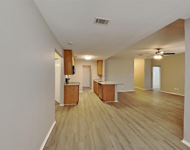 1709 Ryanfeld Drive - Photo Thumbnail 5