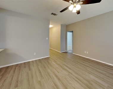 1709 Ryanfeld Drive - Photo Thumbnail 2