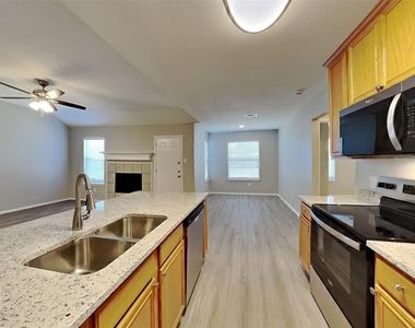 1709 Ryanfeld Drive - Photo Thumbnail 4