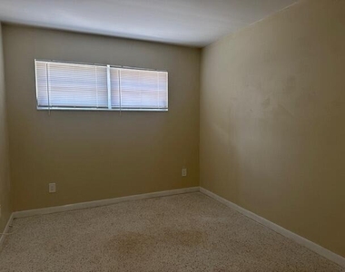 1651 Se 8th Street - Photo Thumbnail 18
