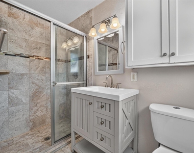 5900 Whitman Avenue - Photo Thumbnail 18
