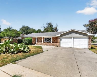 5900 Whitman Avenue - Photo Thumbnail 1