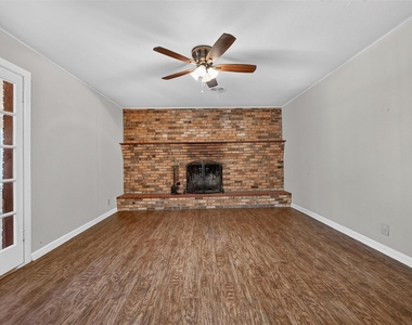 5900 Whitman Avenue - Photo Thumbnail 9