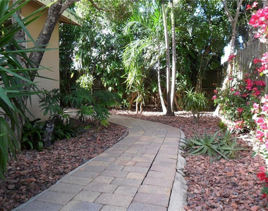 1009 Ne 23rd Drive - Photo Thumbnail 8