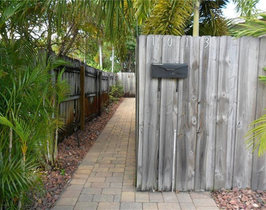 1009 Ne 23rd Drive - Photo Thumbnail 5