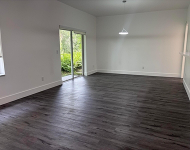 3930 Sabal Way - Photo Thumbnail 7