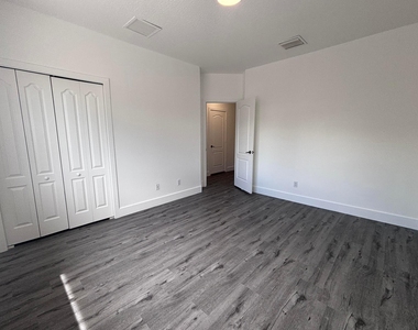 3930 Sabal Way - Photo Thumbnail 14
