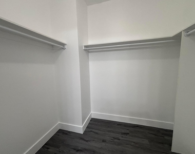 3930 Sabal Way - Photo Thumbnail 12