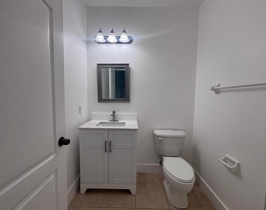 3930 Sabal Way - Photo Thumbnail 8