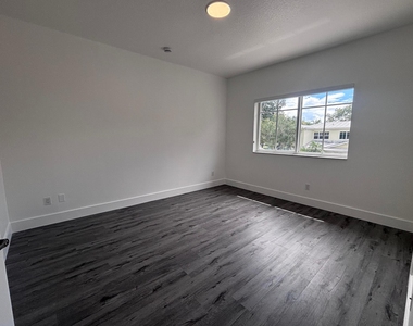 3930 Sabal Way - Photo Thumbnail 15