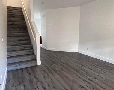 3930 Sabal Way - Photo Thumbnail 4