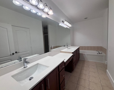 3930 Sabal Way - Photo Thumbnail 10