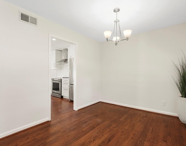 2422 Mockingbird Lane - Photo Thumbnail 11