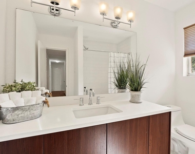 2422 Mockingbird Lane - Photo Thumbnail 18