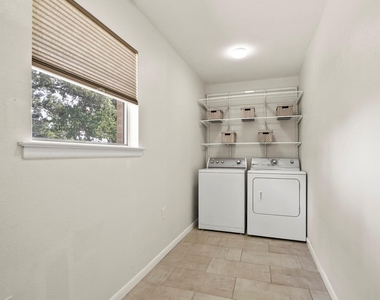 2422 Mockingbird Lane - Photo Thumbnail 28