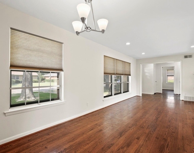 2422 Mockingbird Lane - Photo Thumbnail 8
