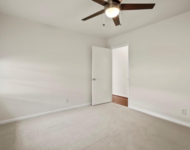 2422 Mockingbird Lane - Photo Thumbnail 21