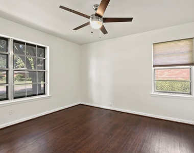 2422 Mockingbird Lane - Photo Thumbnail 15