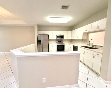 9678 Royal Palm Boulevard - Photo Thumbnail 4