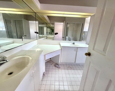 9678 Royal Palm Boulevard - Photo Thumbnail 3