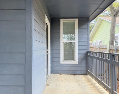 713 N Wood Street - Photo Thumbnail 25