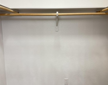 713 N Wood Street - Photo Thumbnail 17
