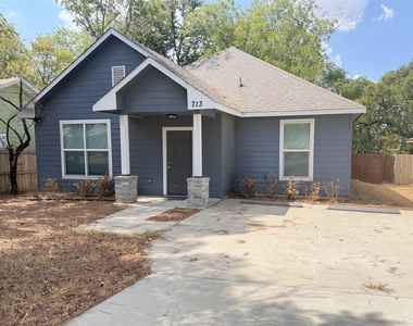 713 N Wood Street - Photo Thumbnail 2