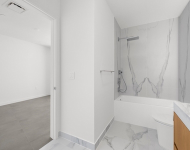 1400 Biscayne Boulevard - Photo Thumbnail 3
